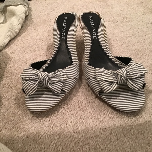 Rampage black and white stripe cloth bow slides new - Picture 1 of 2